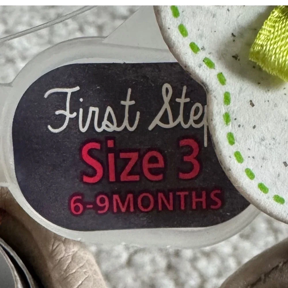 First Steps by Stepping Stones Baby Girls Beige Bow Moccasins Size 3 6-9 Months‎